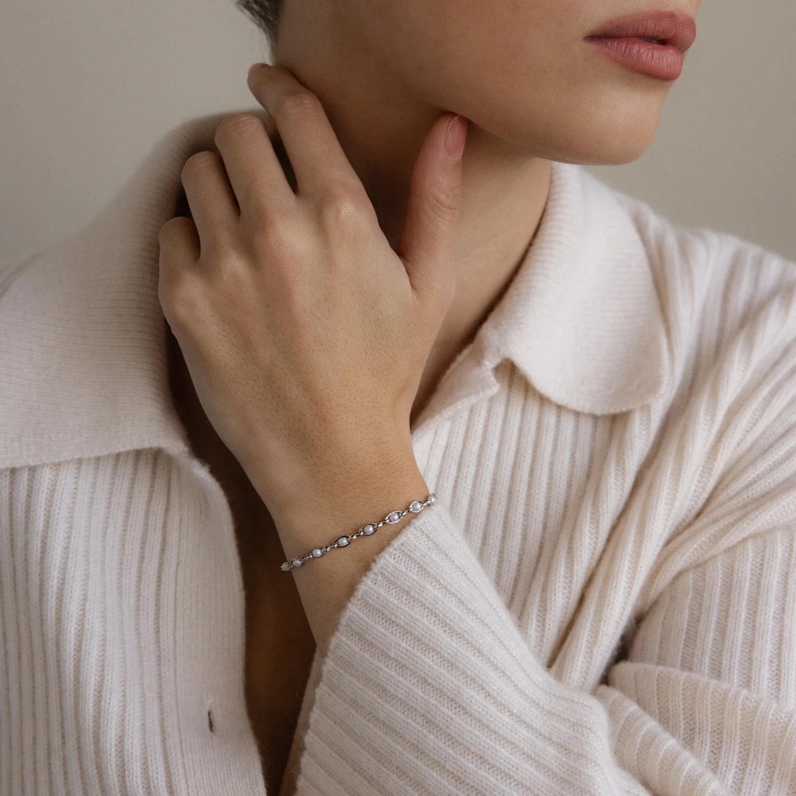 Una Bracelet with Pearls