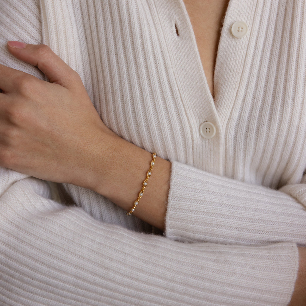 Una Bracelet with Pearls