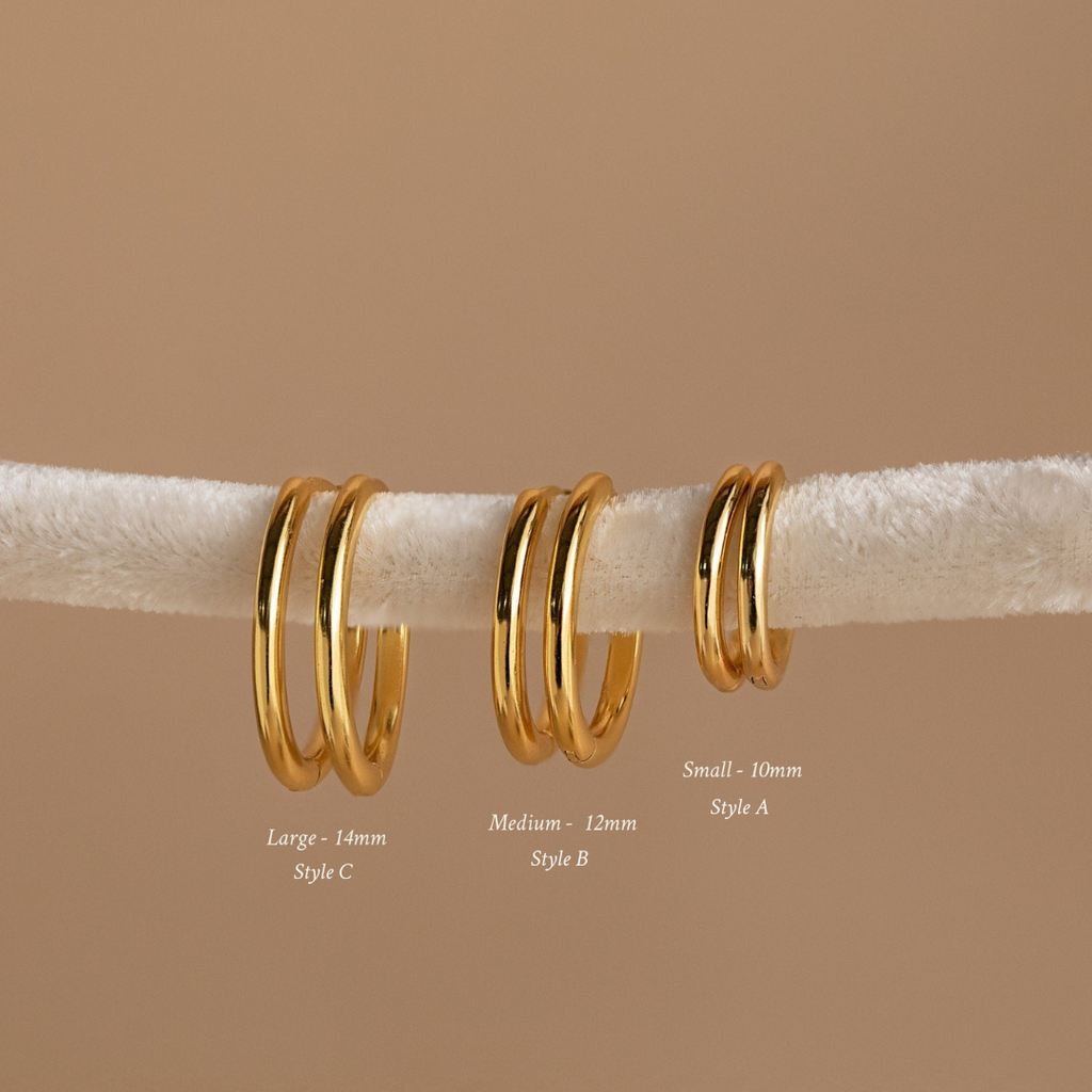Set of hoop earrings