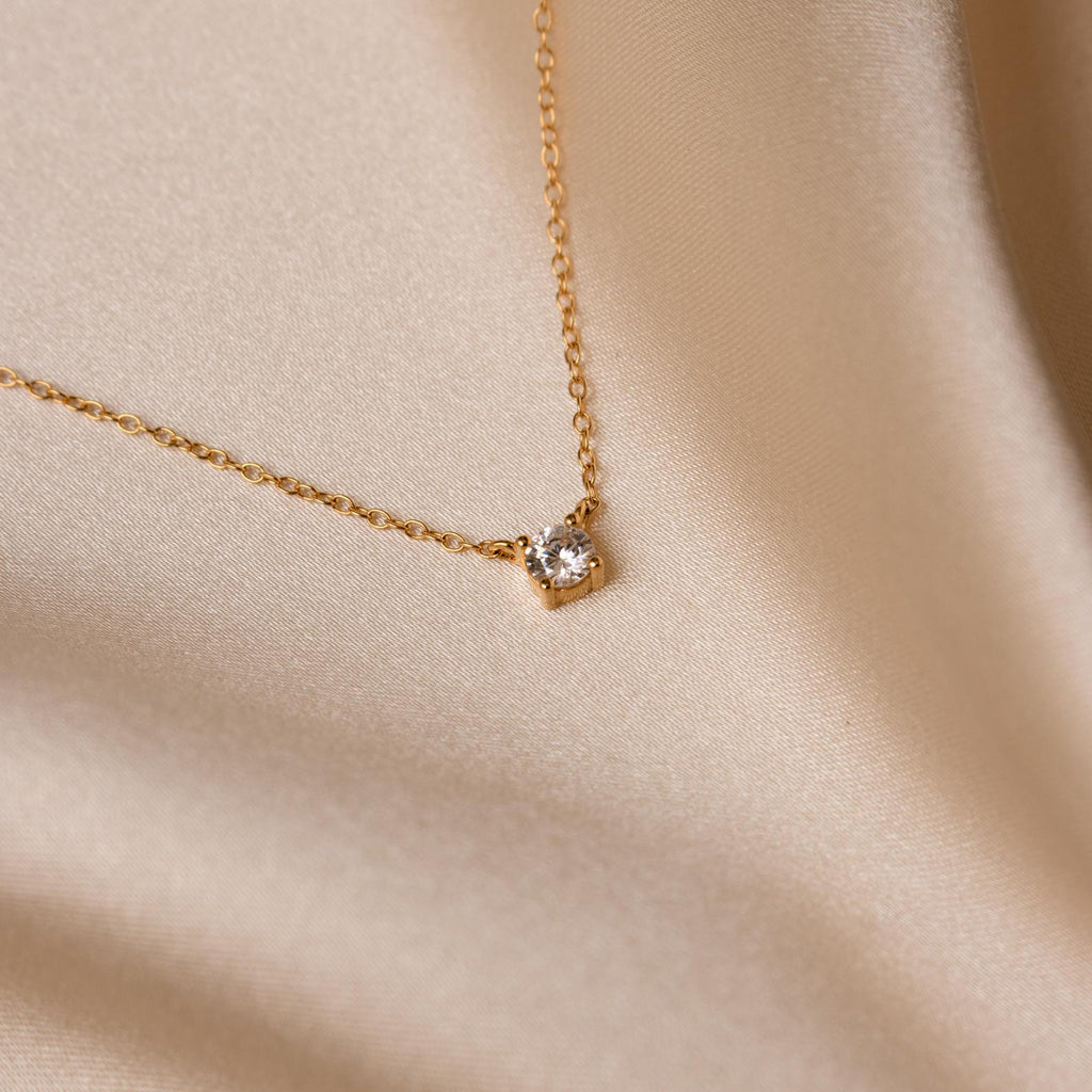 Iris delicate necklace