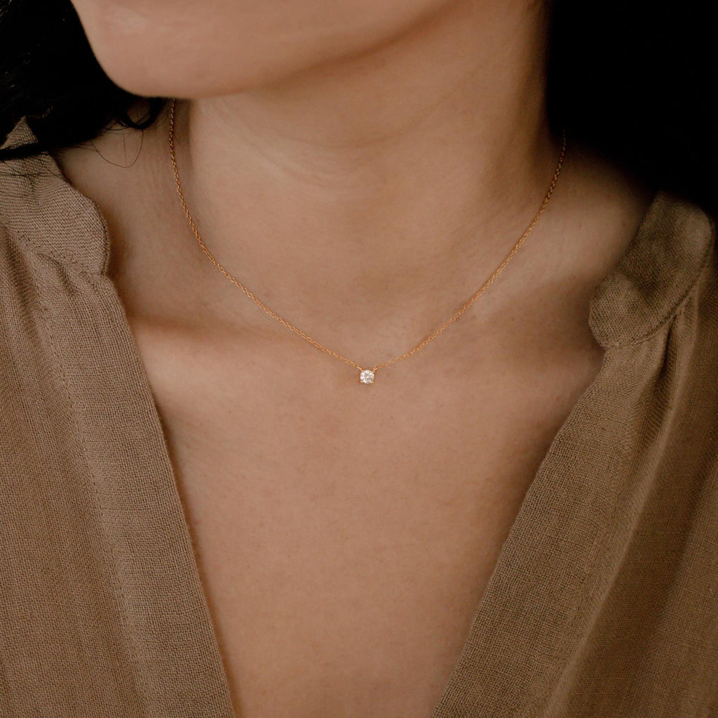Iris delicate necklace