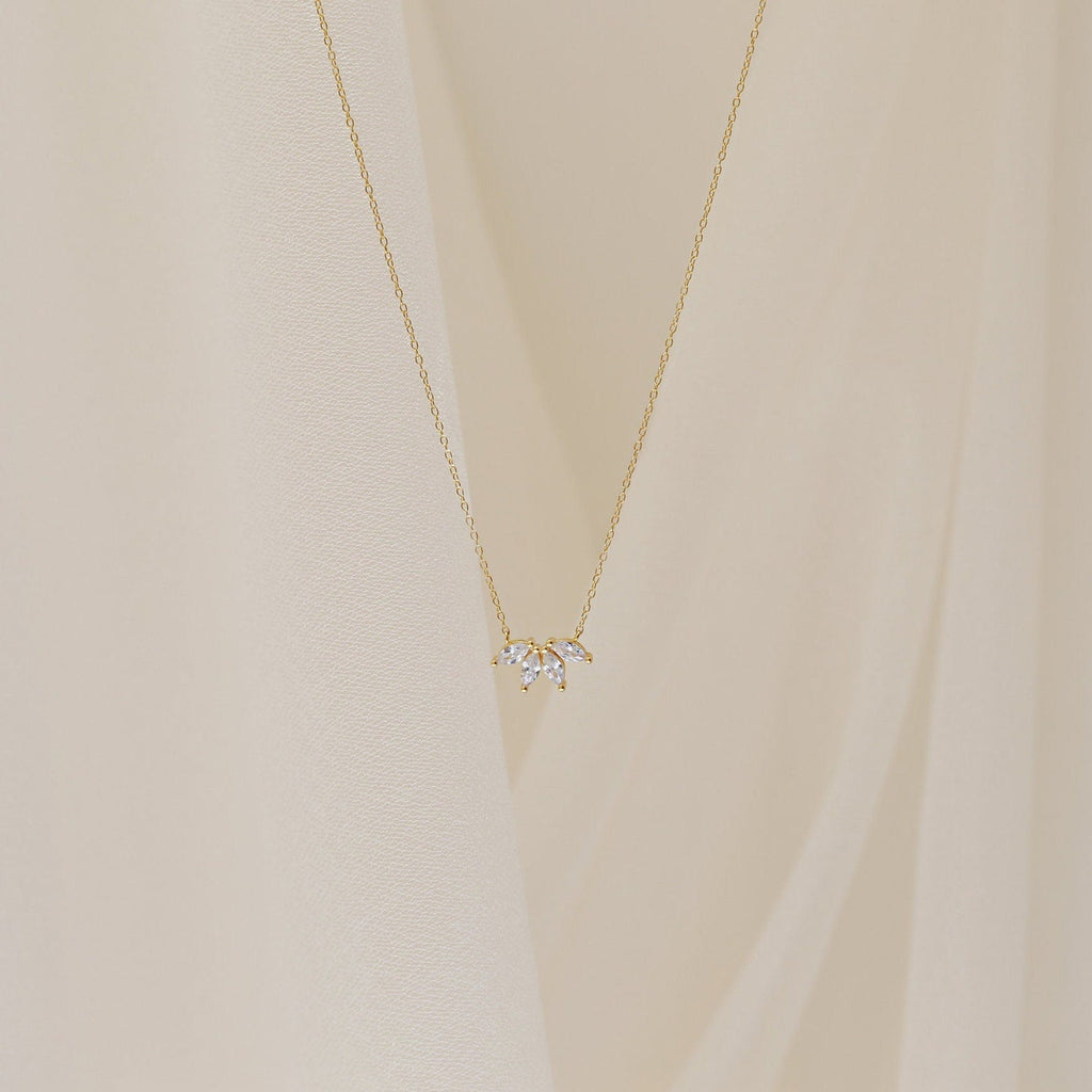 Shiny Leaf Necklace