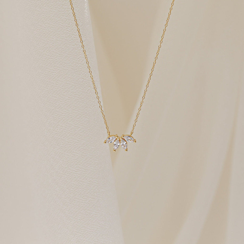 Shiny Leaf Necklace