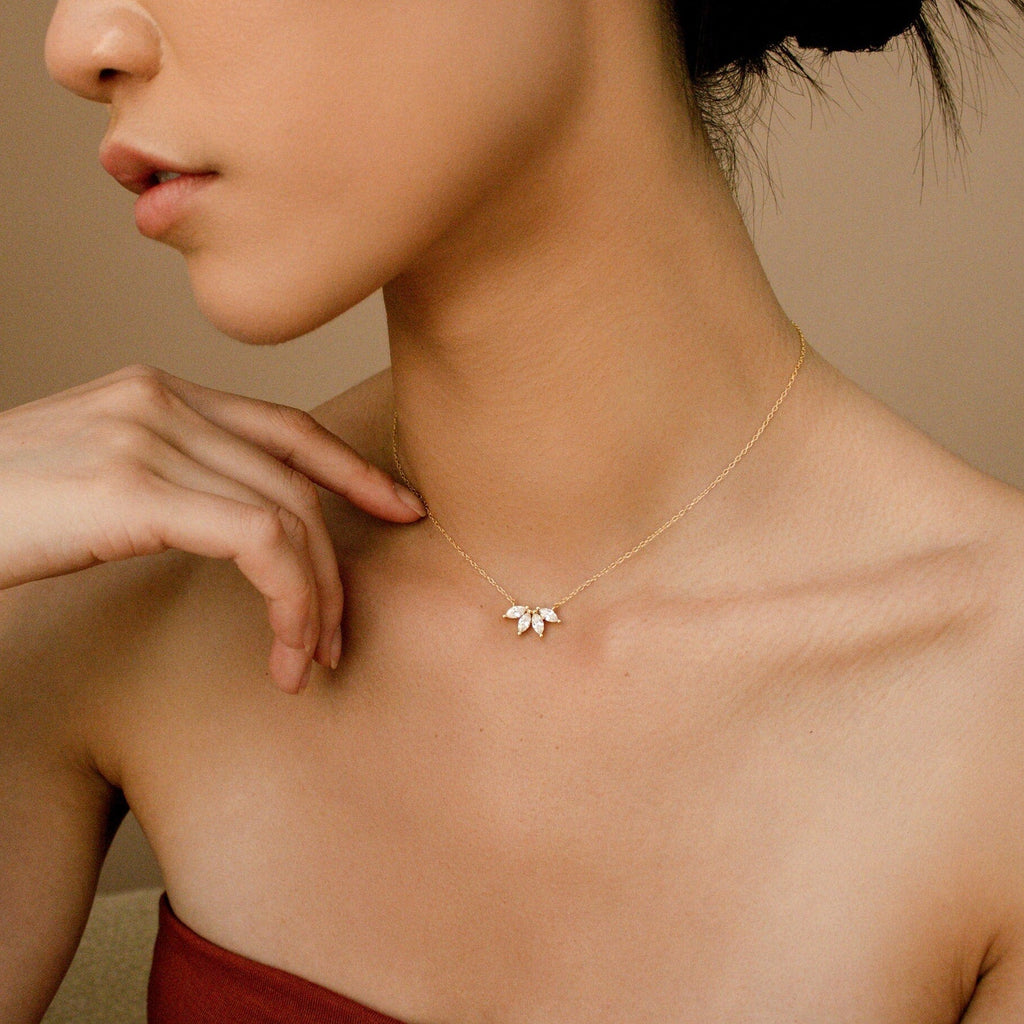 Shiny Leaf Necklace