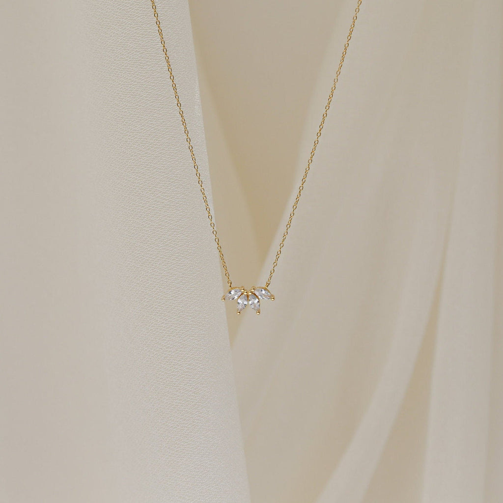 Shiny Leaf Necklace