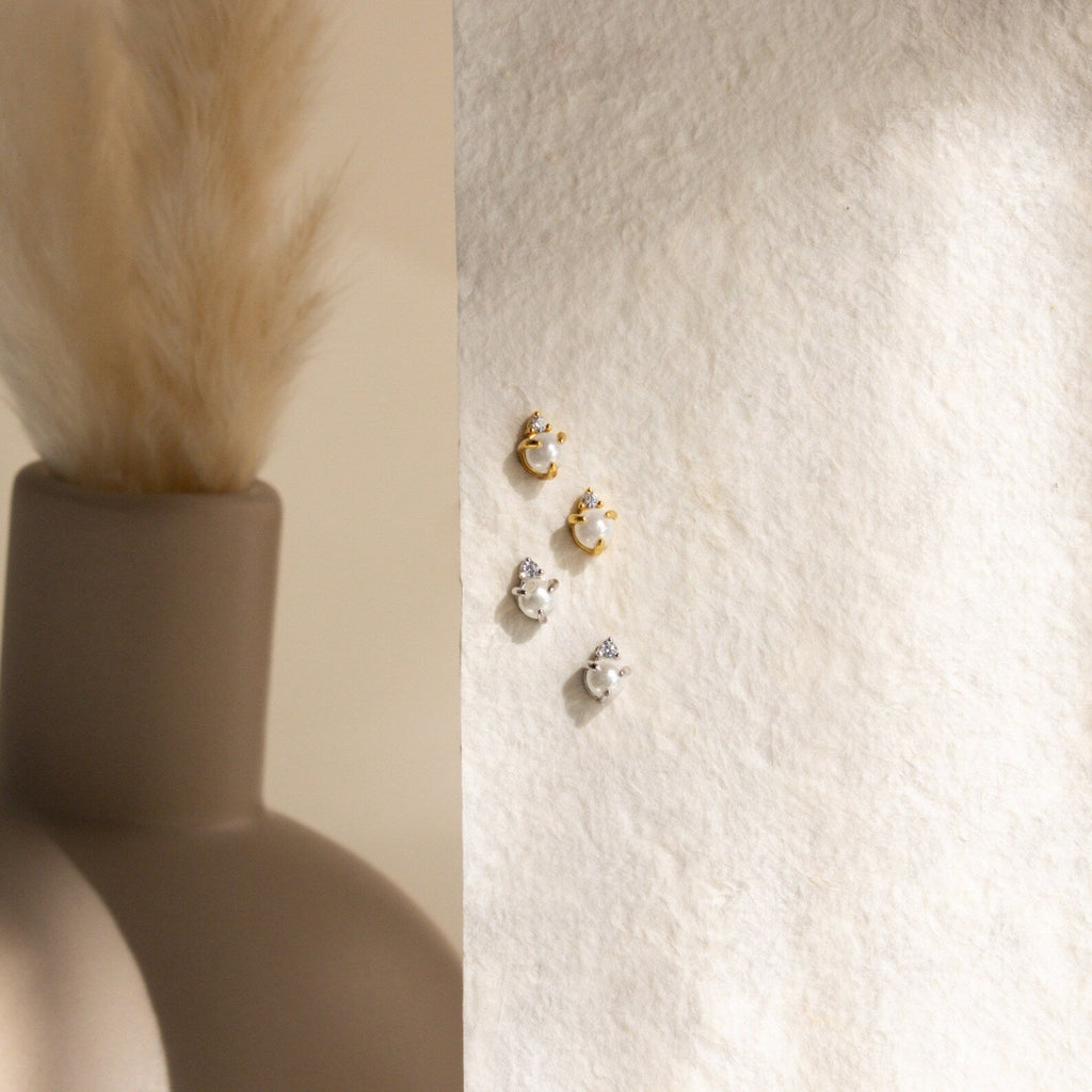Seren Pearl Studs