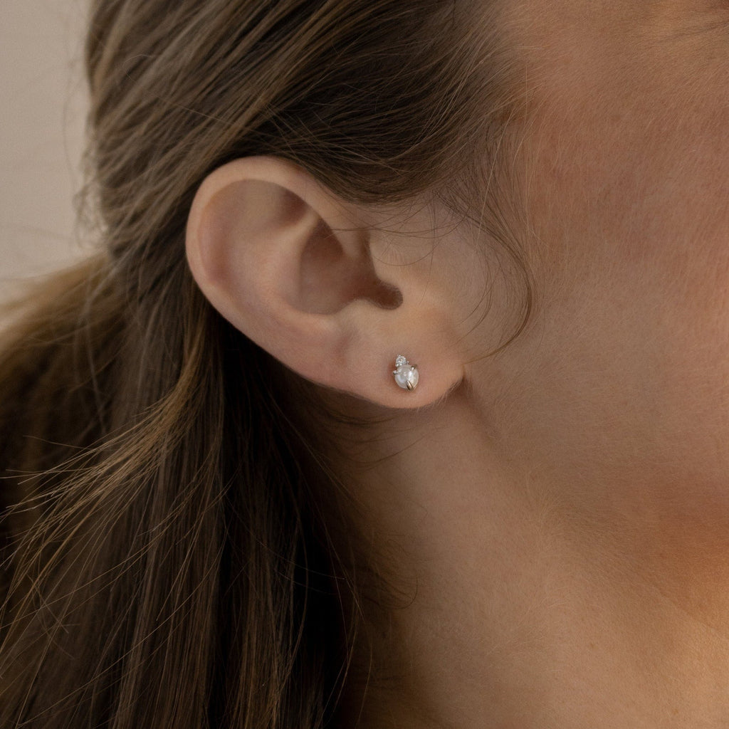Seren Pearl Studs