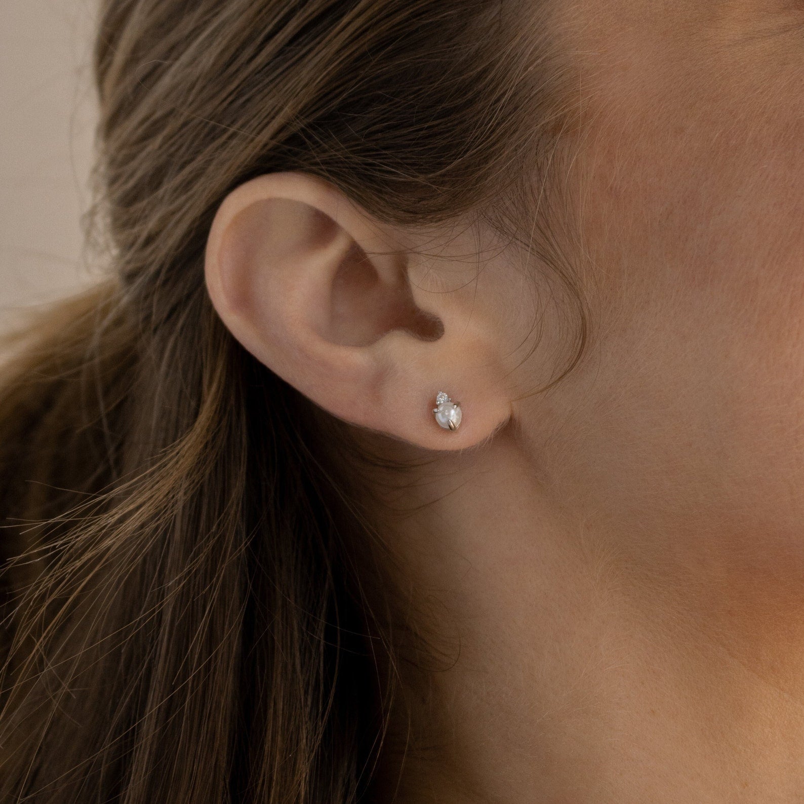 Seren Pearl Studs