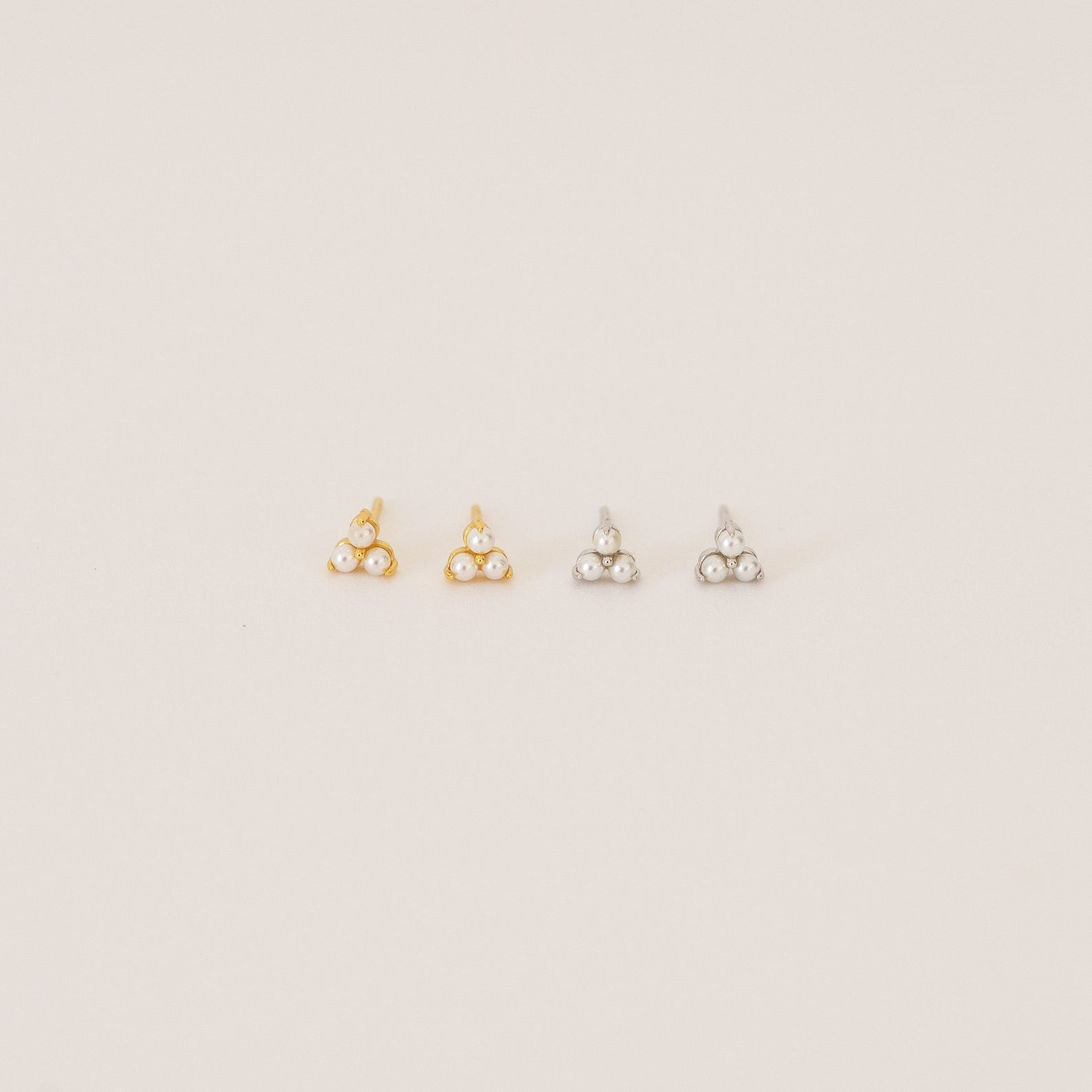 Elara pearl earrings