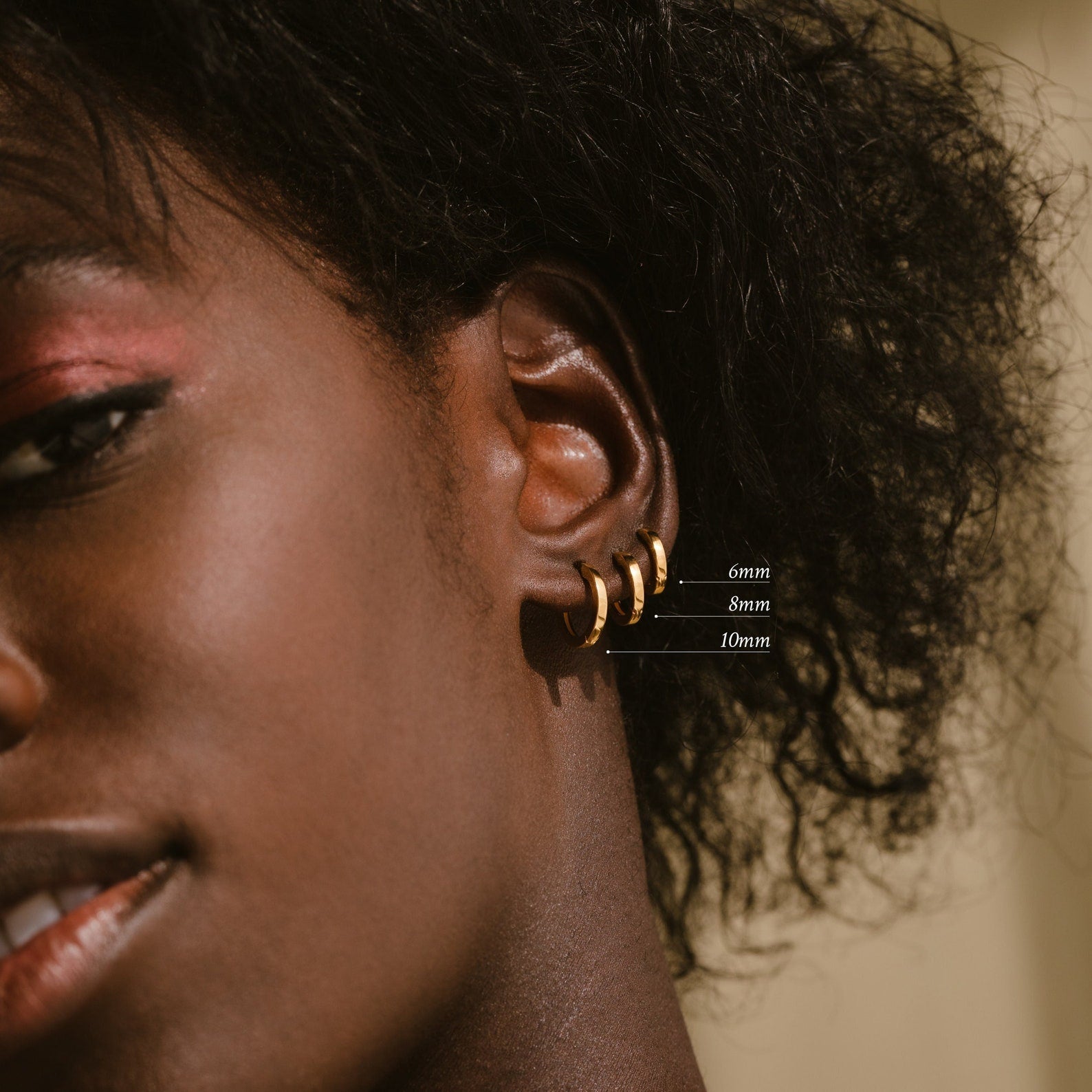 Set of hoop earrings