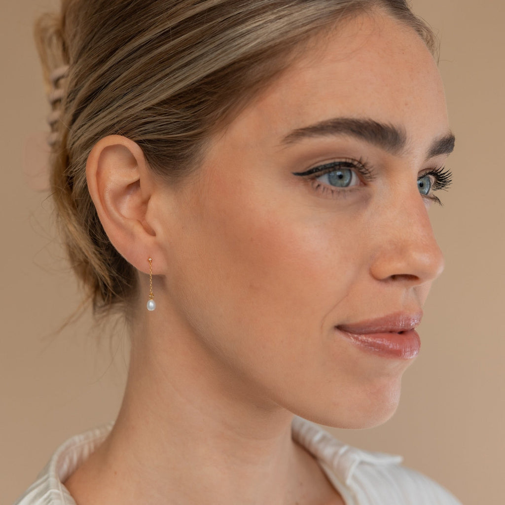 Pearl drop earrings