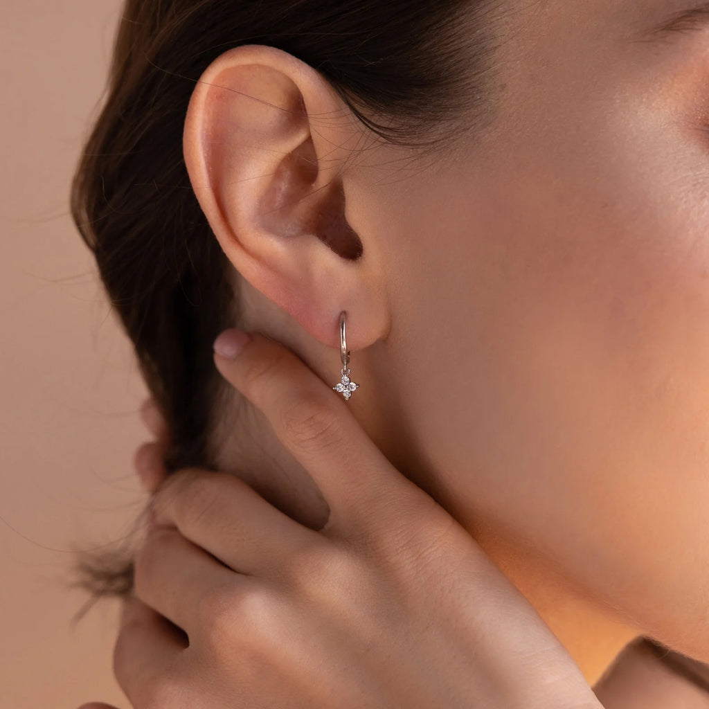 Sparkling flower earring