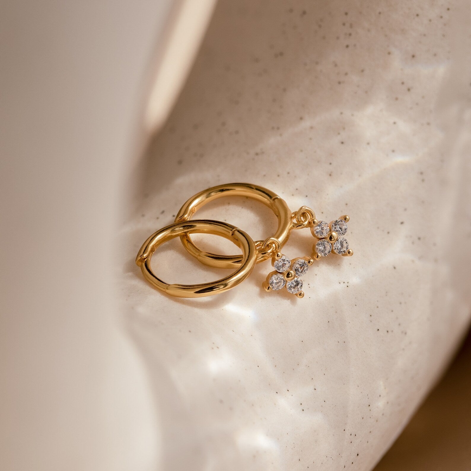Sparkling flower earring