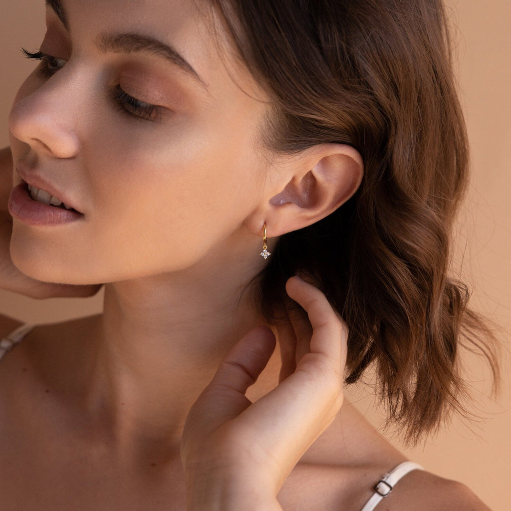 Sparkling flower earring