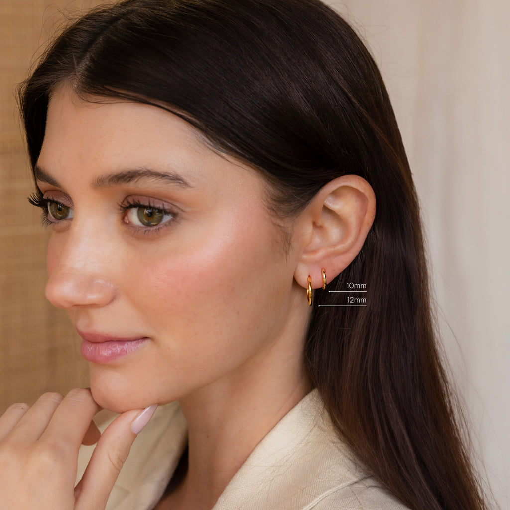 Set of hoop earrings