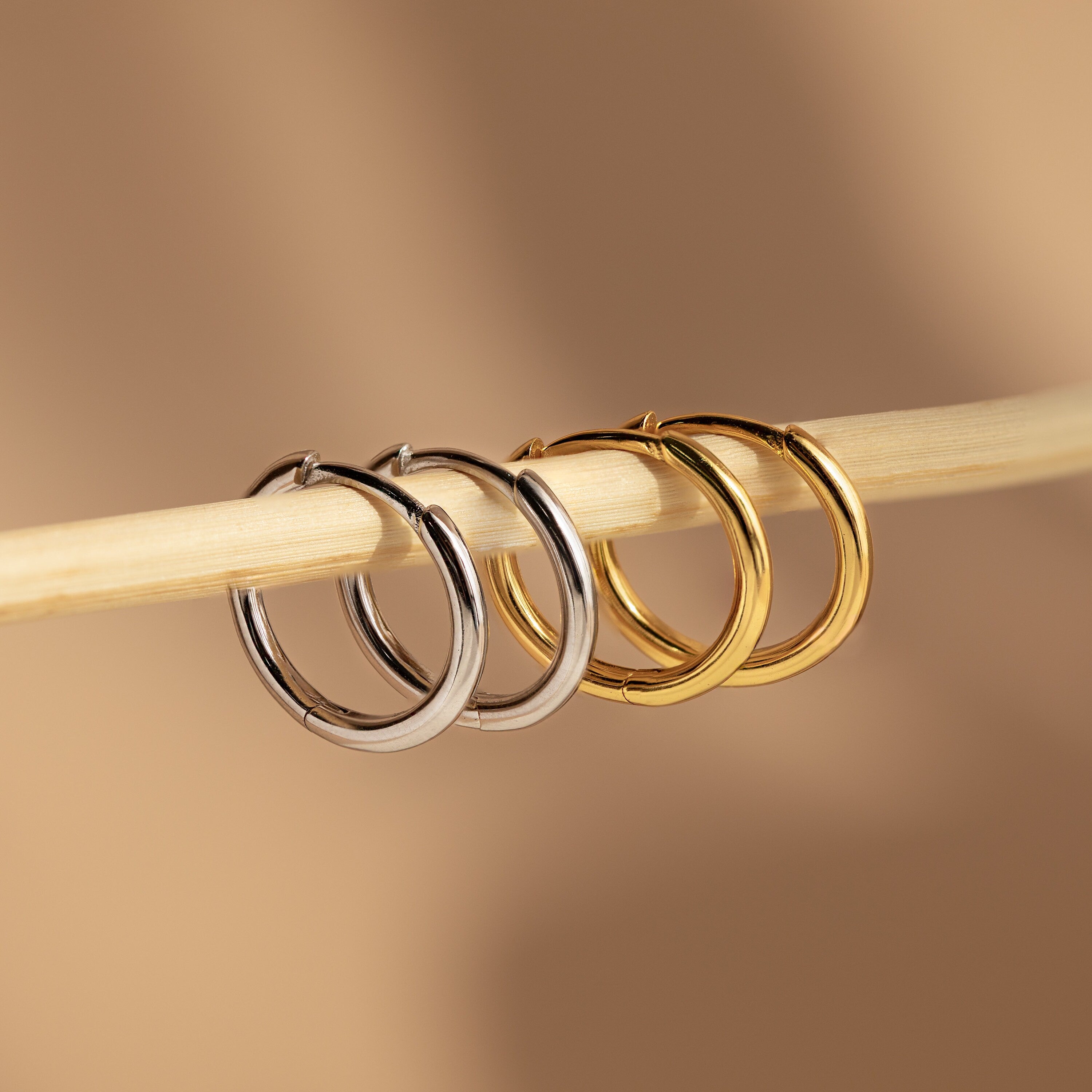 Set of hoop earrings