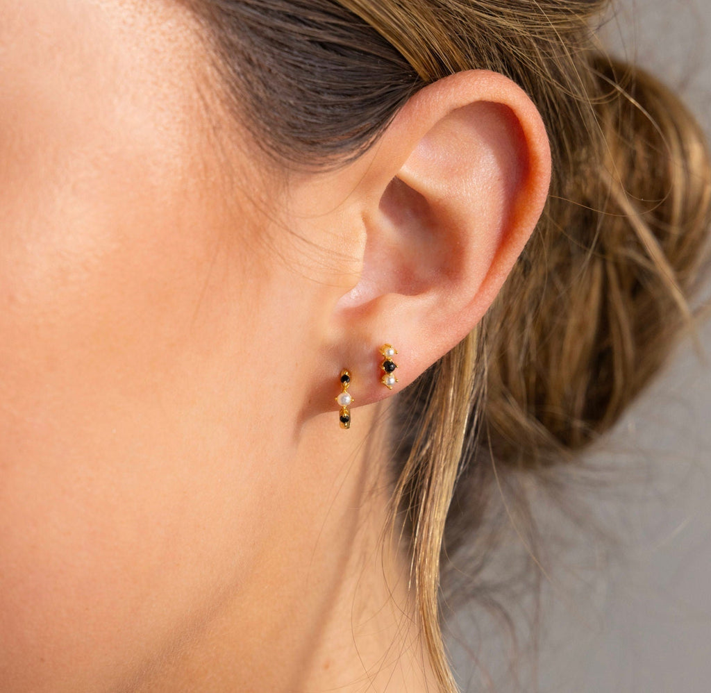 Vienna colored earrings in 18k gold.