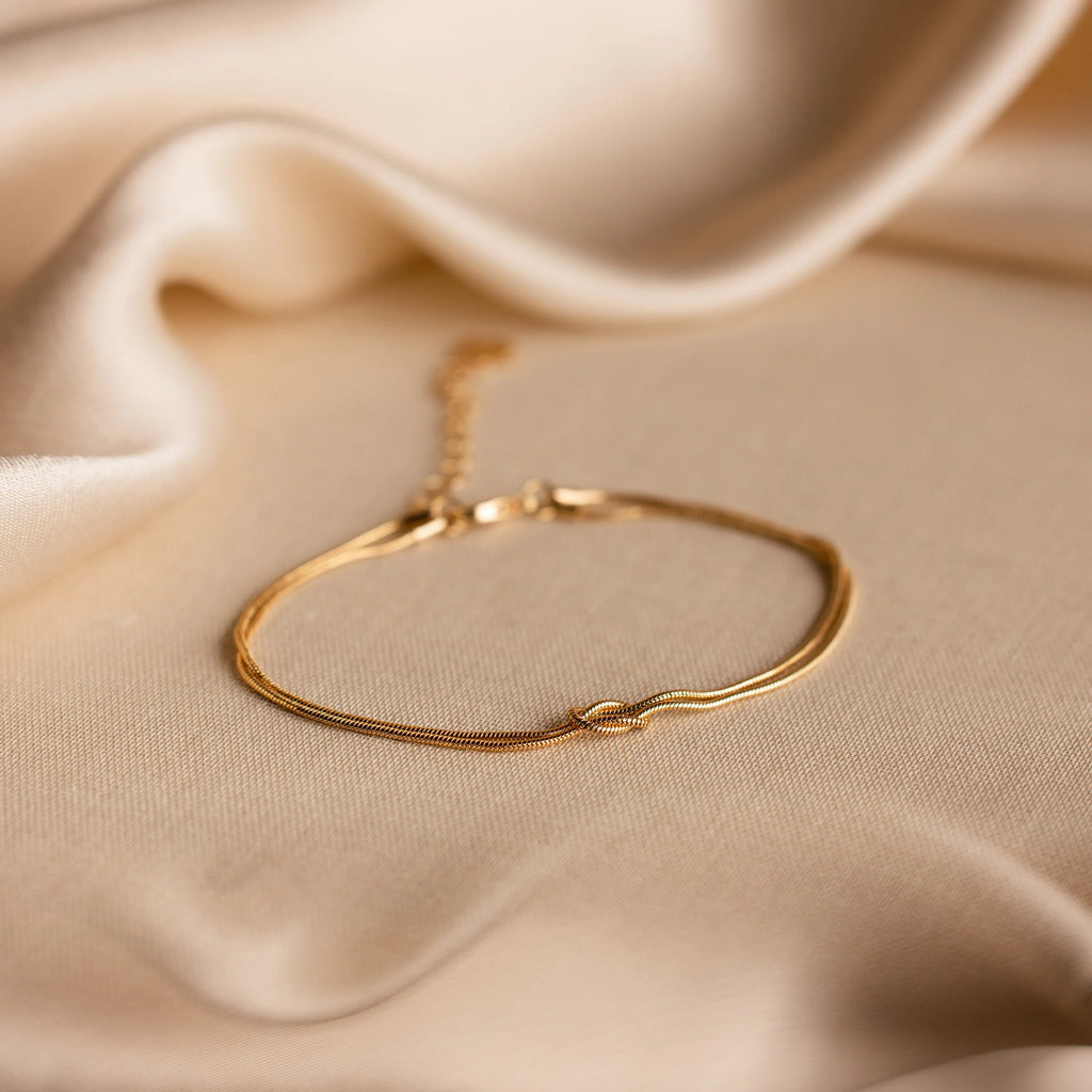 Léa Knot Bracelet