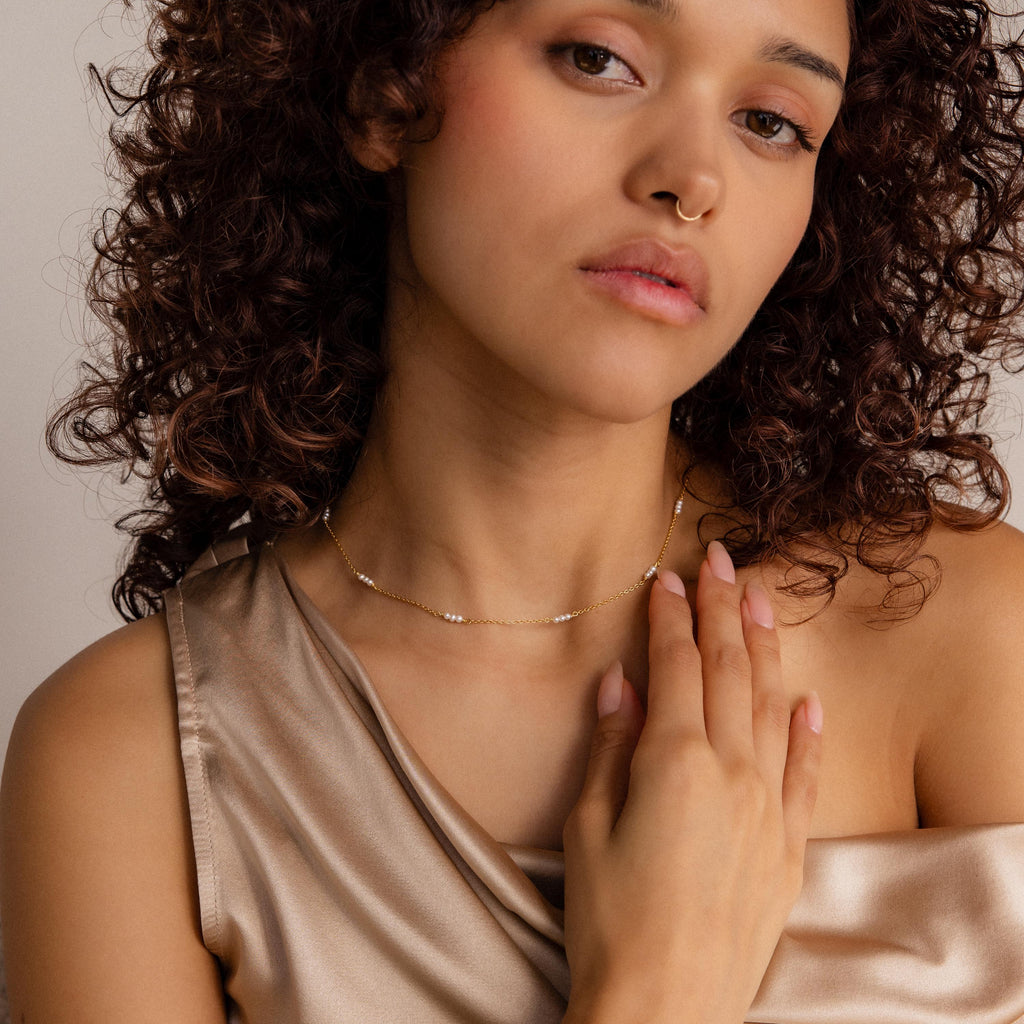 Minimalist Pearl Necklace