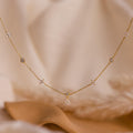Collar con dije floral