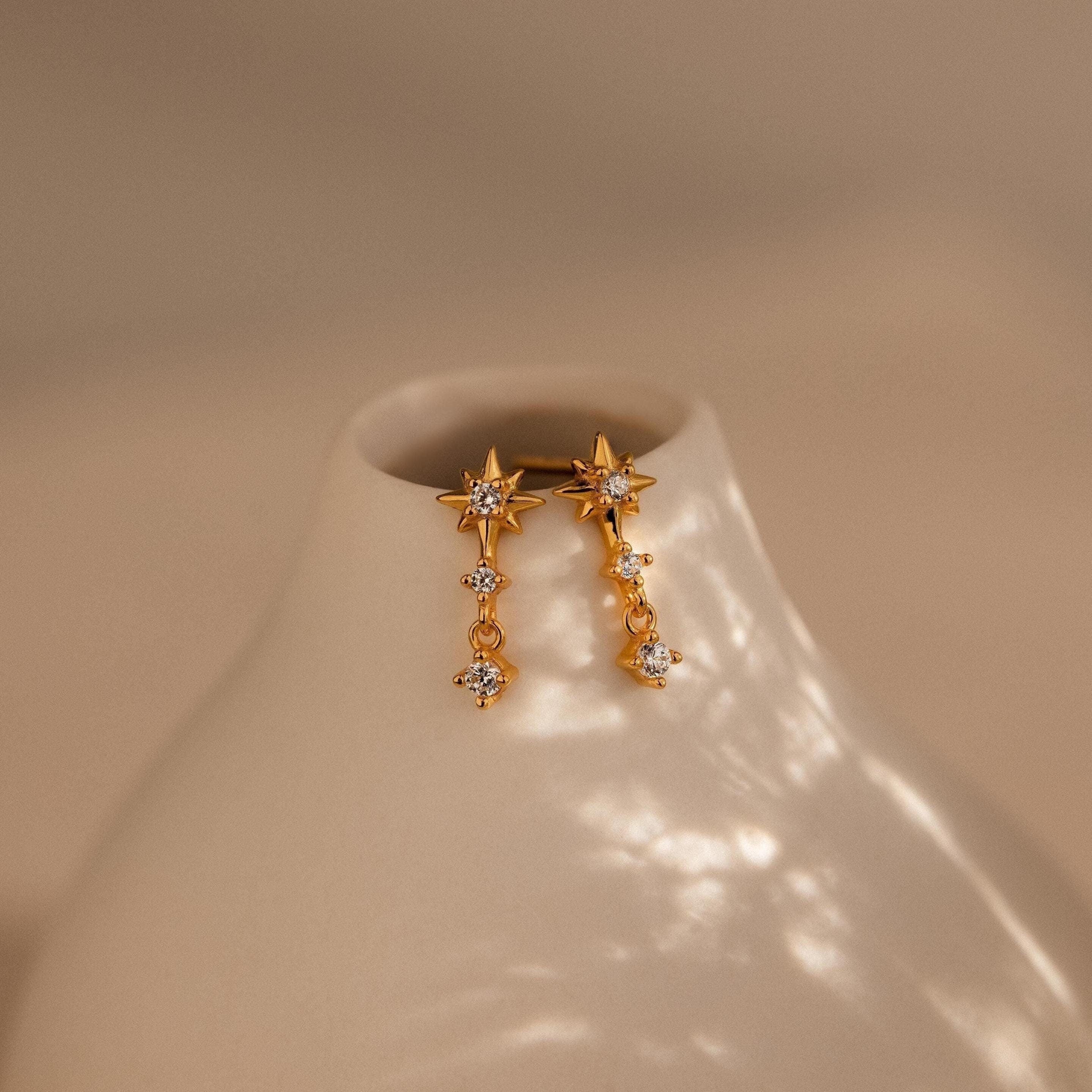 Star-shaped earrings