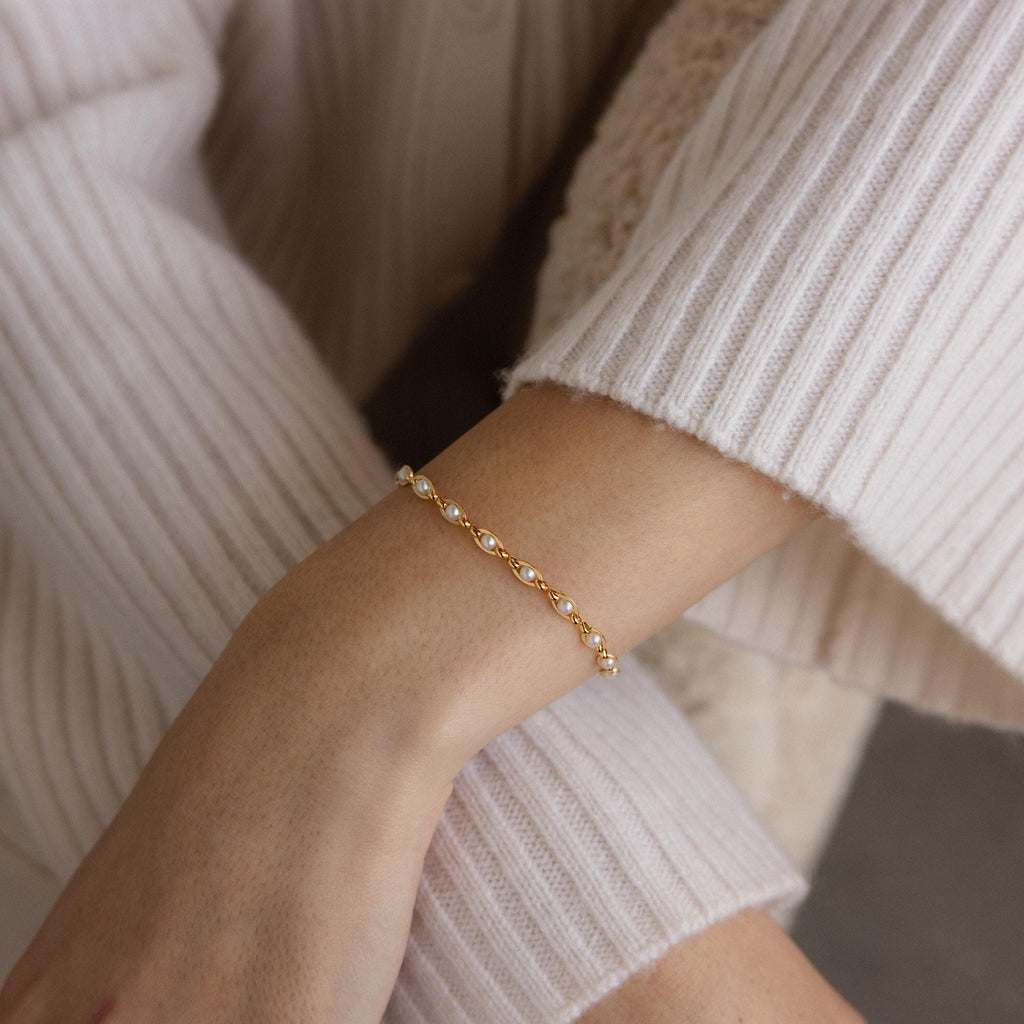 Una Bracelet with Pearls