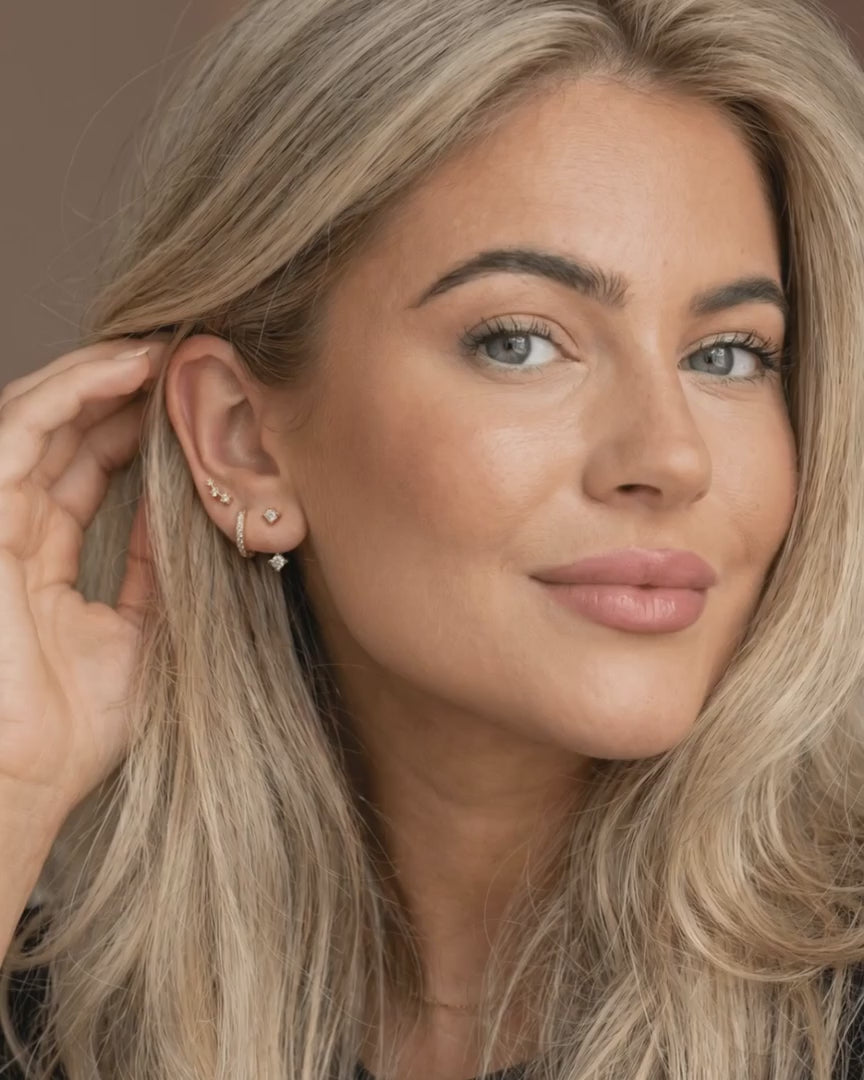 Sparkling stone earring set