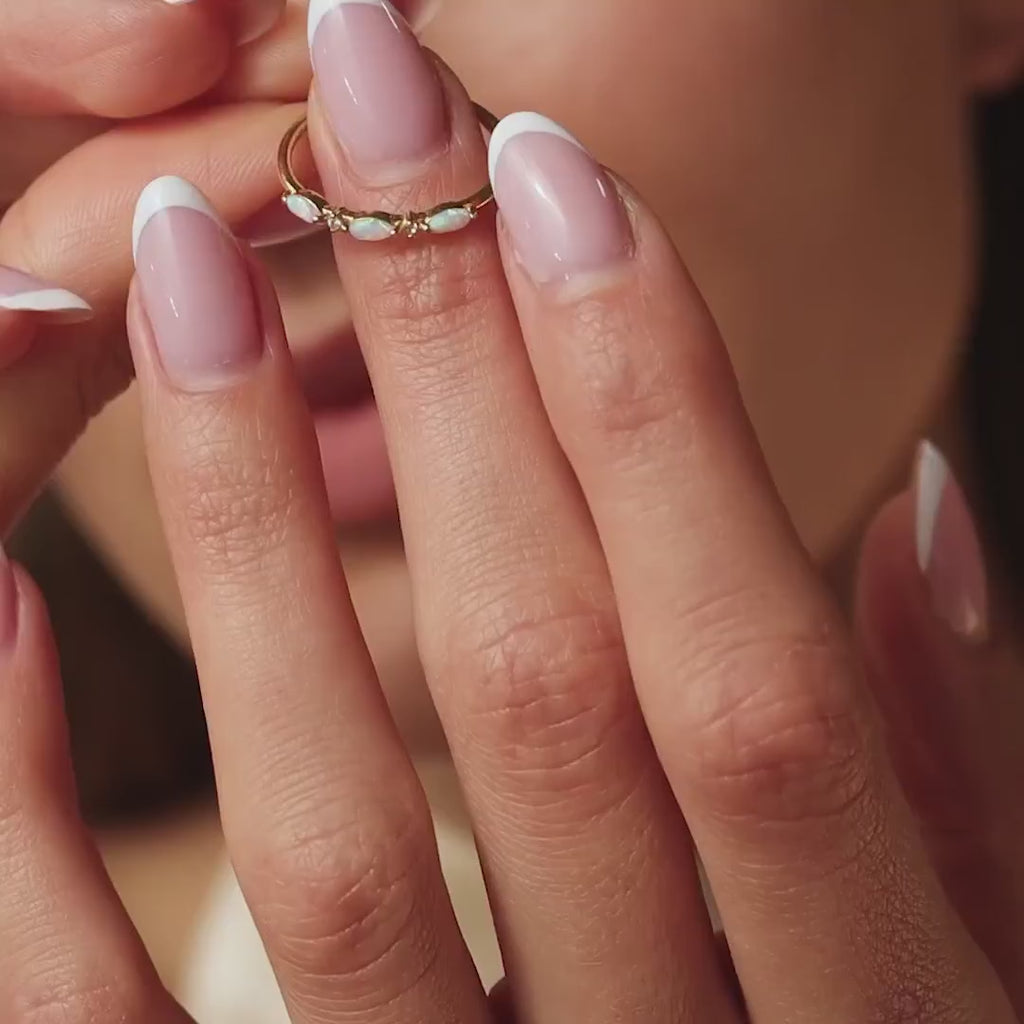 Helena Trio Ring with birthstone for the month